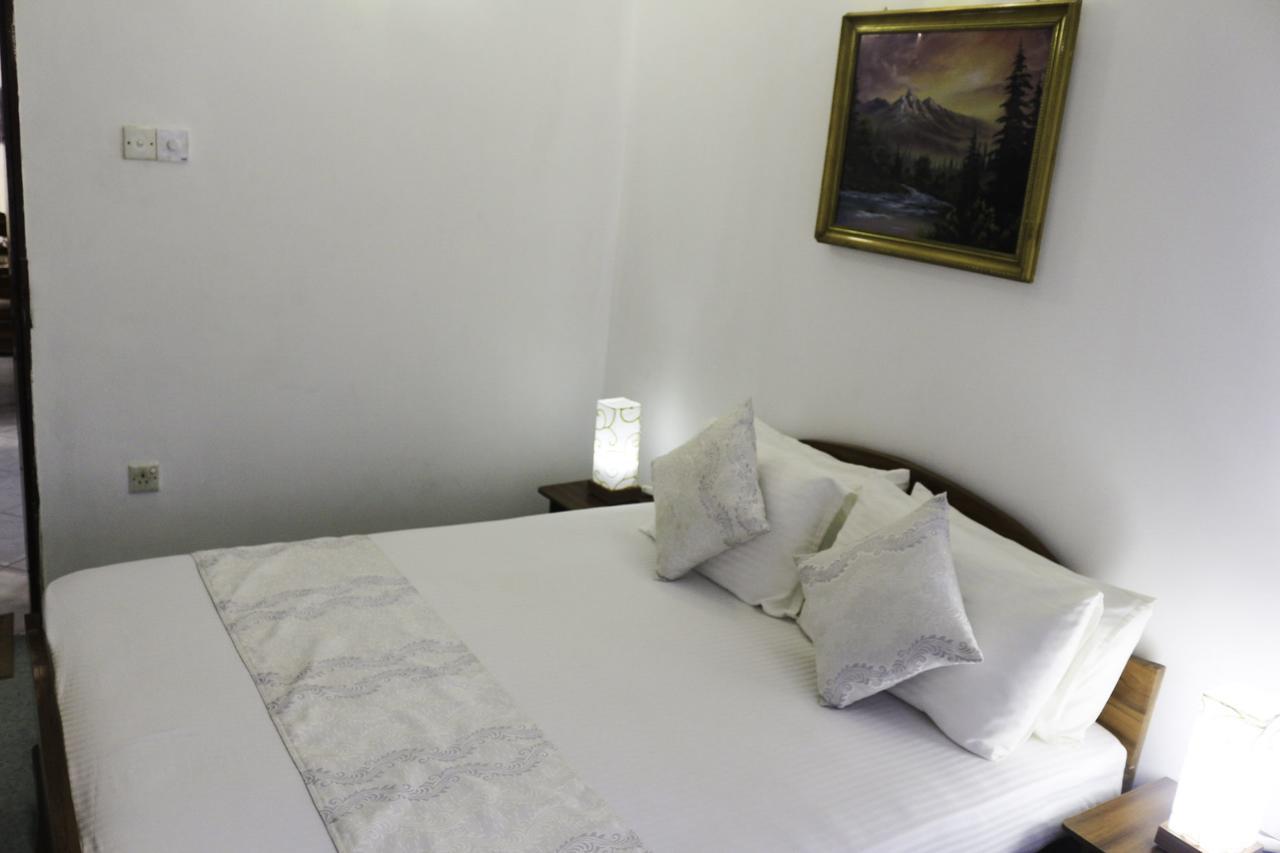 Yoho Travellers Residence Kandy Esterno foto