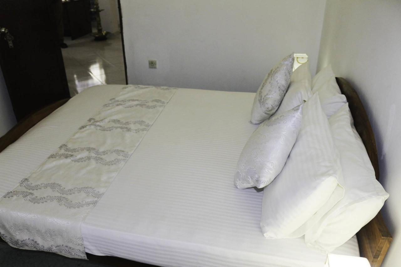 Yoho Travellers Residence Kandy Esterno foto