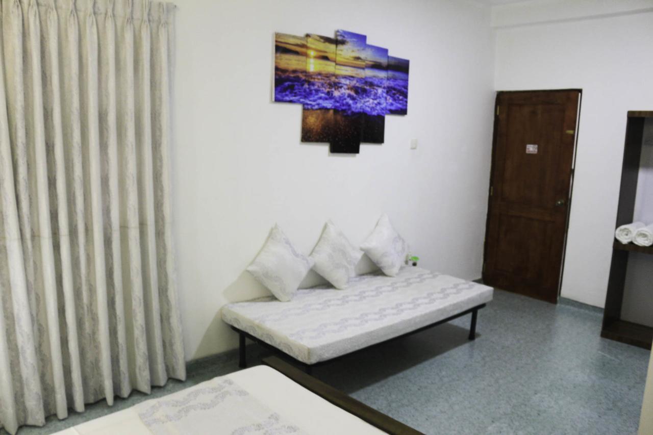 Yoho Travellers Residence Kandy Esterno foto