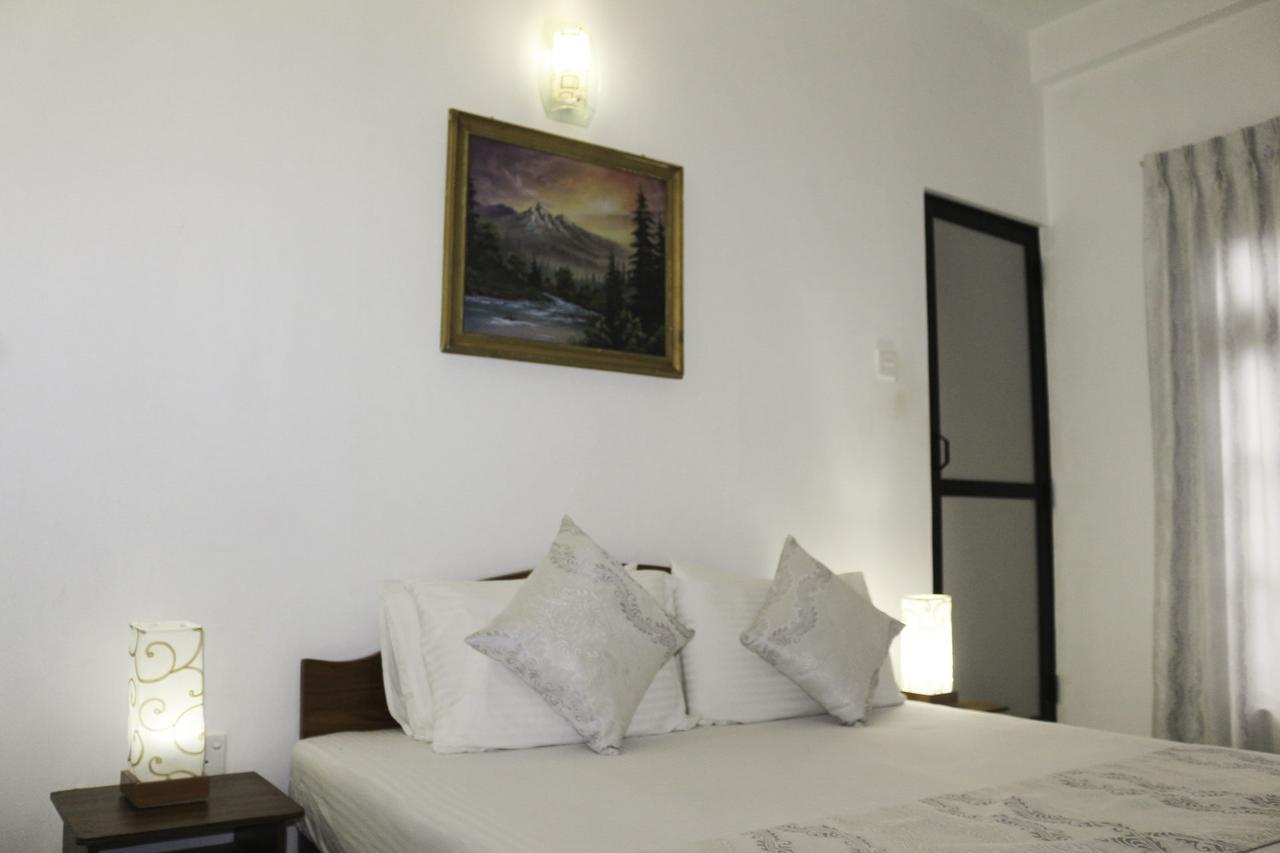Yoho Travellers Residence Kandy Esterno foto